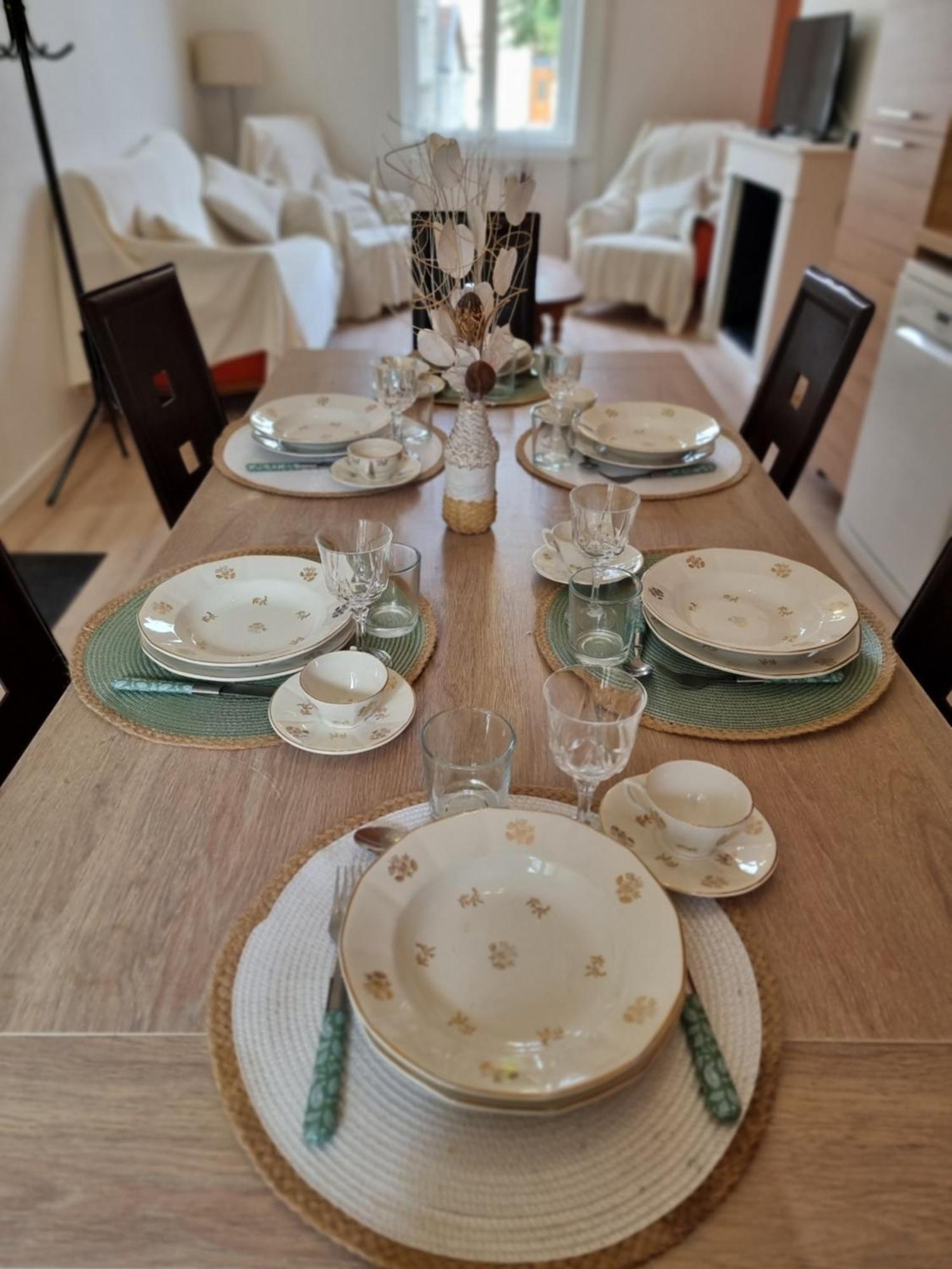 L Essentiel Gite Pour 6 Personnes Sireuil  Luaran gambar